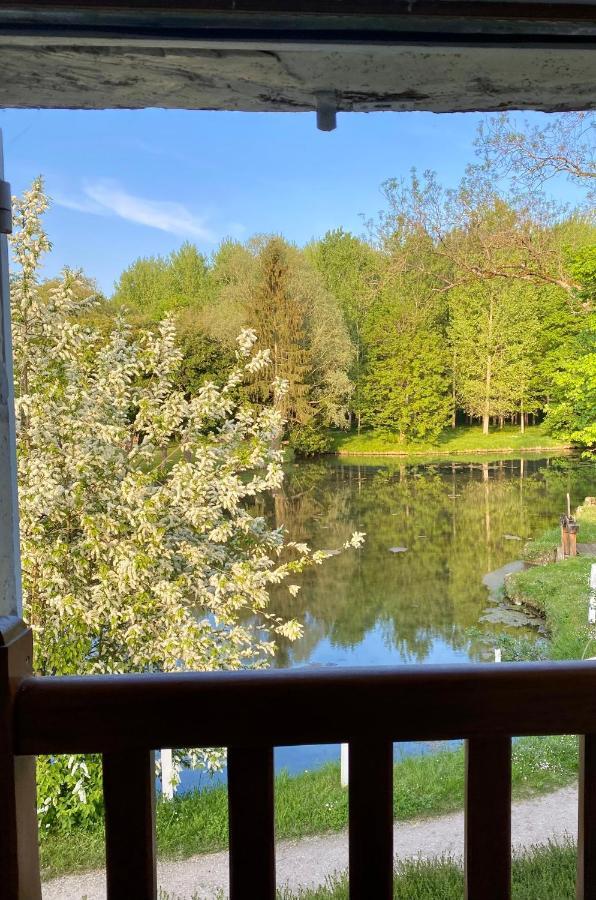Bed and Breakfast Le Moulin De Pasnel Monteaux Exterior foto